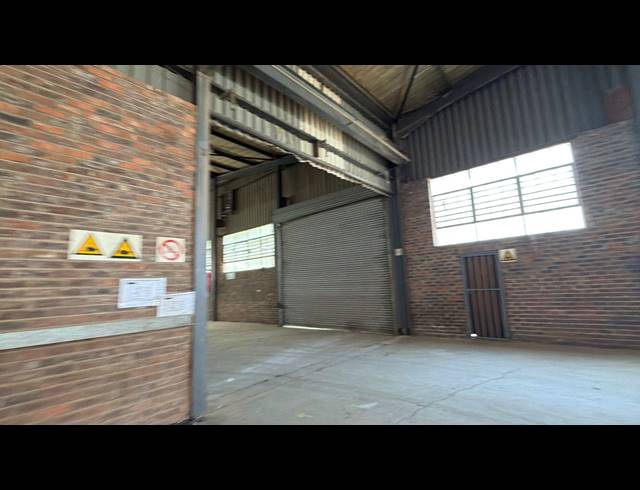 1,840M² WAREHOUSE TO LET IN MEADOWDALE